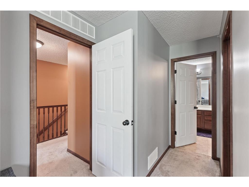 1240 County Road D E #1 Maplewood MN 55109 6523469 image32