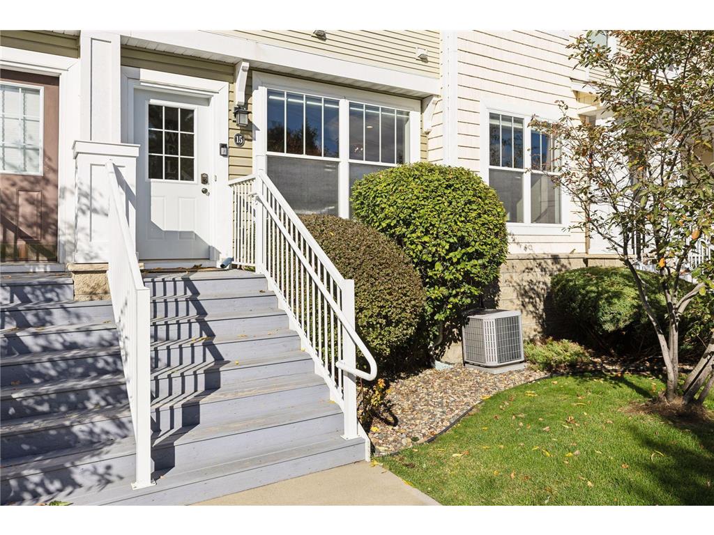 1240 County Road D E #15 Maplewood MN 55109 6618757 image1