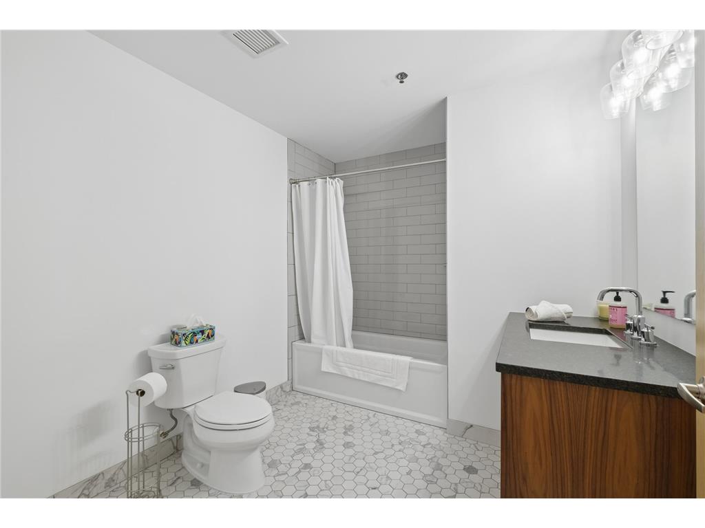 1240 S 2nd Street #109 Minneapolis MN 55415 7043804 image15