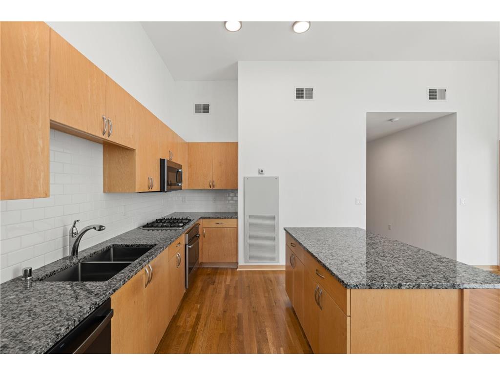 1240 S 2nd Street #119 Minneapolis MN 55415 7015190 image10