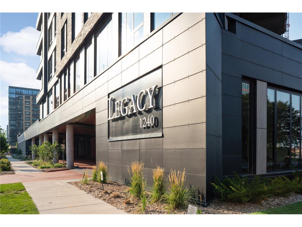 1240 S 2nd Street #1202 Minneapolis MN 55415 7004245 image73
