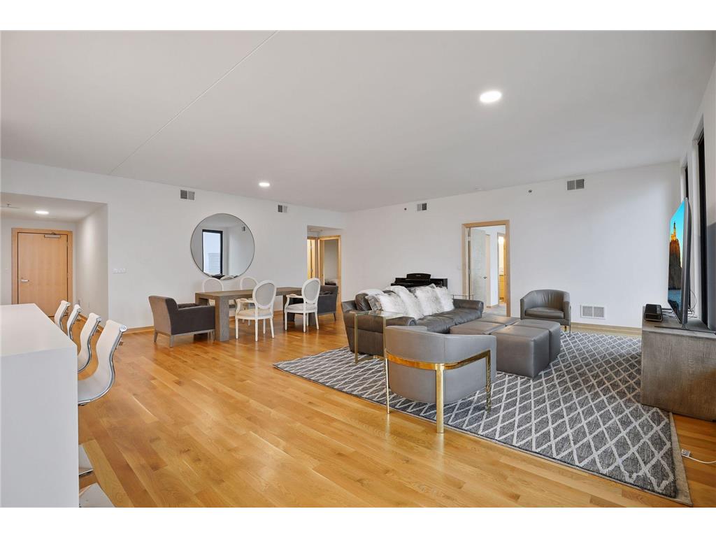 1240 S 2nd Street #1323 Minneapolis MN 55415 7057684 image2