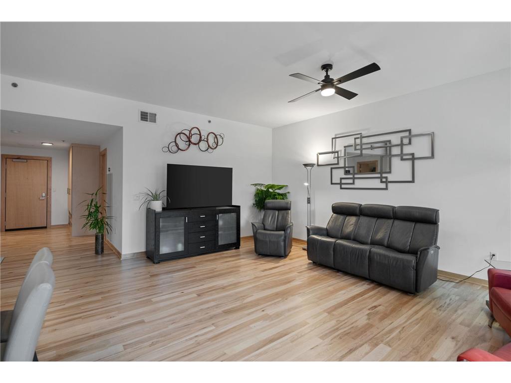 1240 S 2nd Street #306 Minneapolis MN 55415 7005492 image5