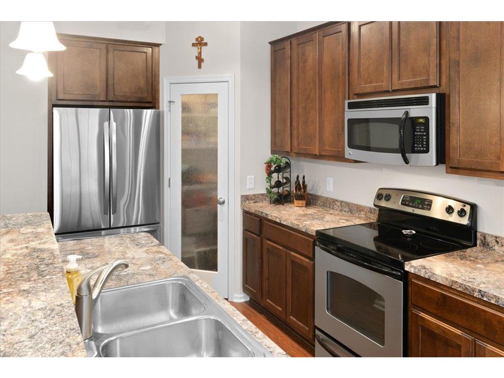 12401 Flanders Court NE #B Blaine MN 55449 7051544 image10