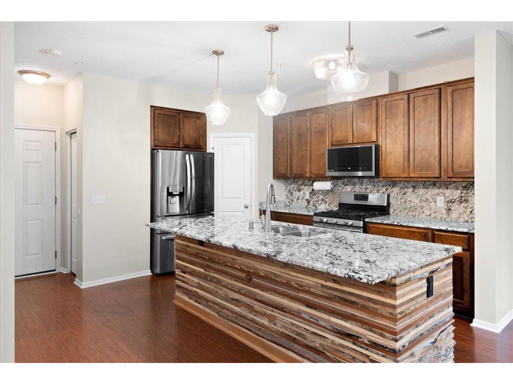 12401 Flanders Court NE #C Blaine MN 55449 7074517 image10