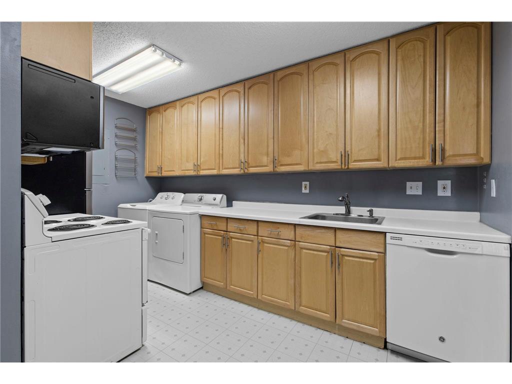 1241 Wagon Wheel Road Hopkins MN 55343 7065152 image14