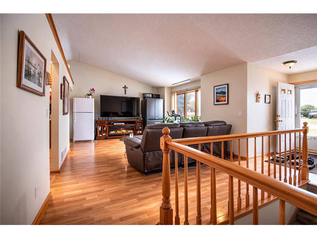 1242 Myrtle Street N Maplewood MN 55119 7036827 image1