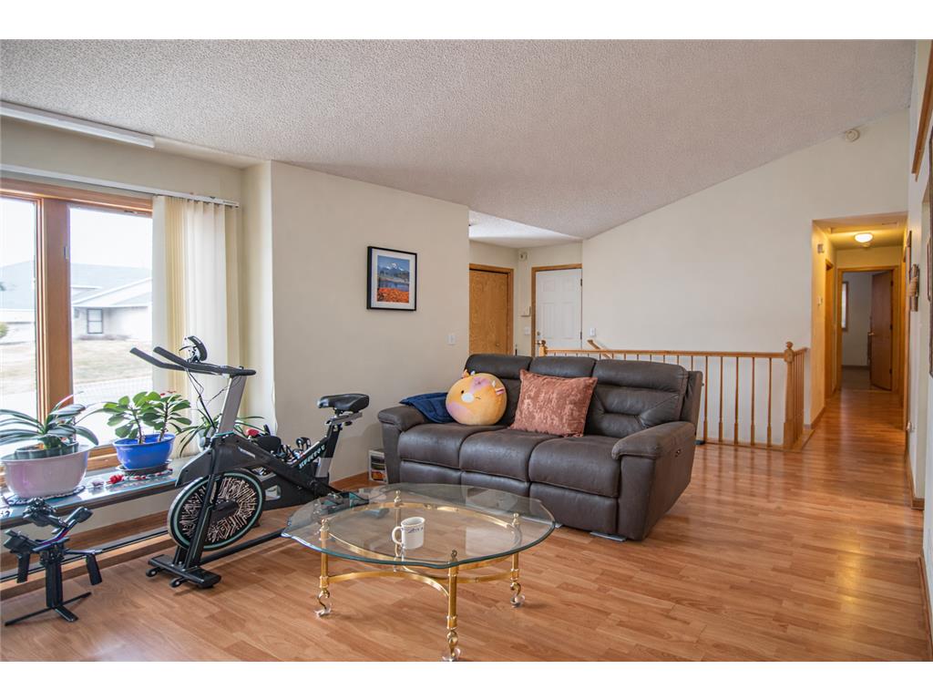 1242 Myrtle Street N Maplewood MN 55119 7036827 image2