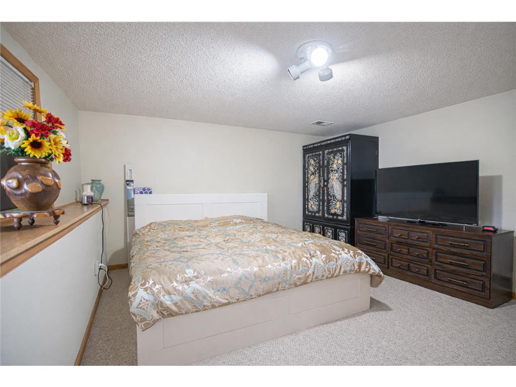 1242 Myrtle Street N Maplewood MN 55119 7036827 image22