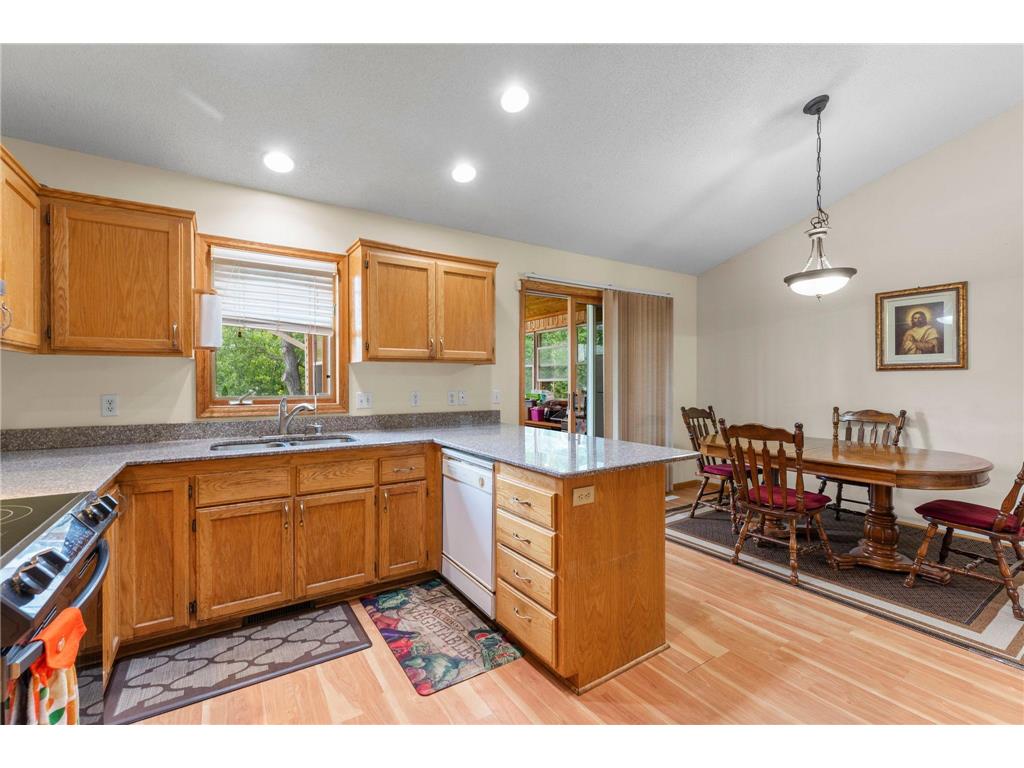 1242 Myrtle Street N Maplewood MN 55119 7093163 image18