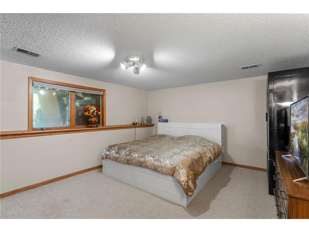 1242 Myrtle Street N Maplewood MN 55119 7093163 image40