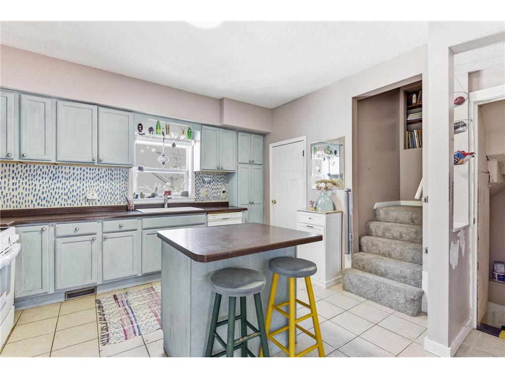 1243 Reaney Avenue Saint Paul MN 55106 7036628 image10