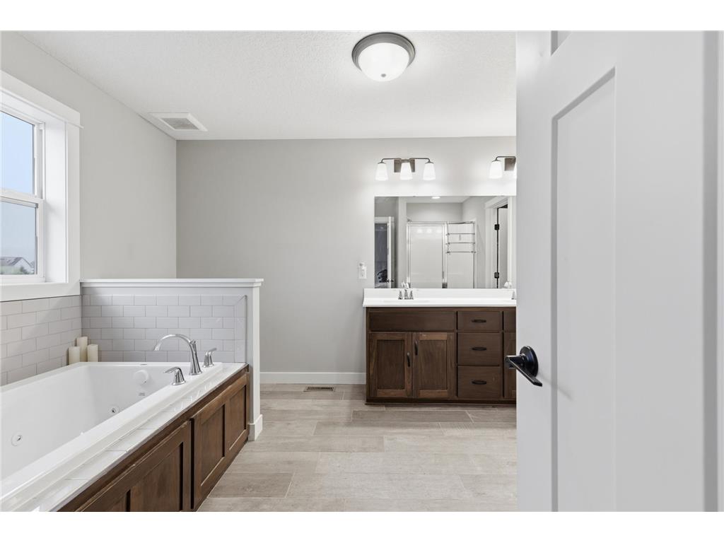 12430 Alder Street NW Coon Rapids MN 55448 7055832 image25