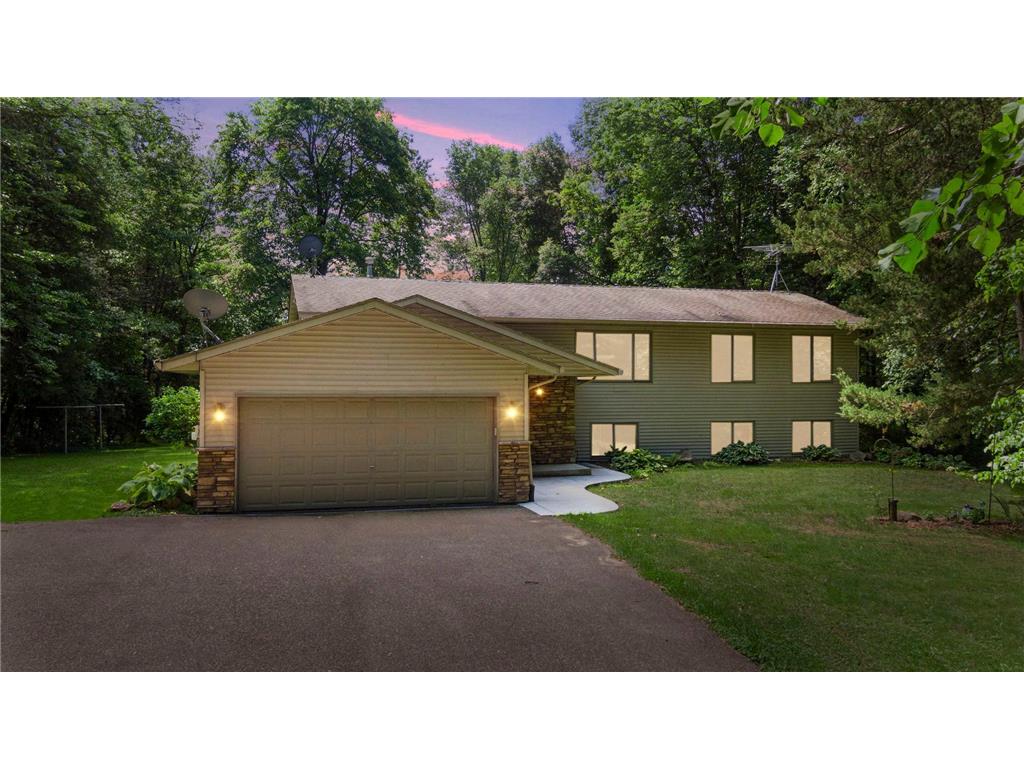 12433 282nd Street Lindstrom MN 55045 6549118 image1