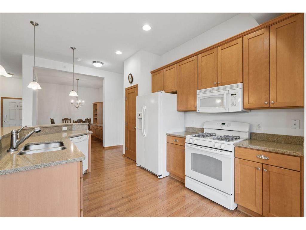 1244 County Road D E #205 Maplewood MN 55109 7044040 image11