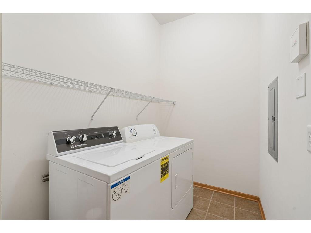 1244 County Road D E #205 Maplewood MN 55109 7044040 image23