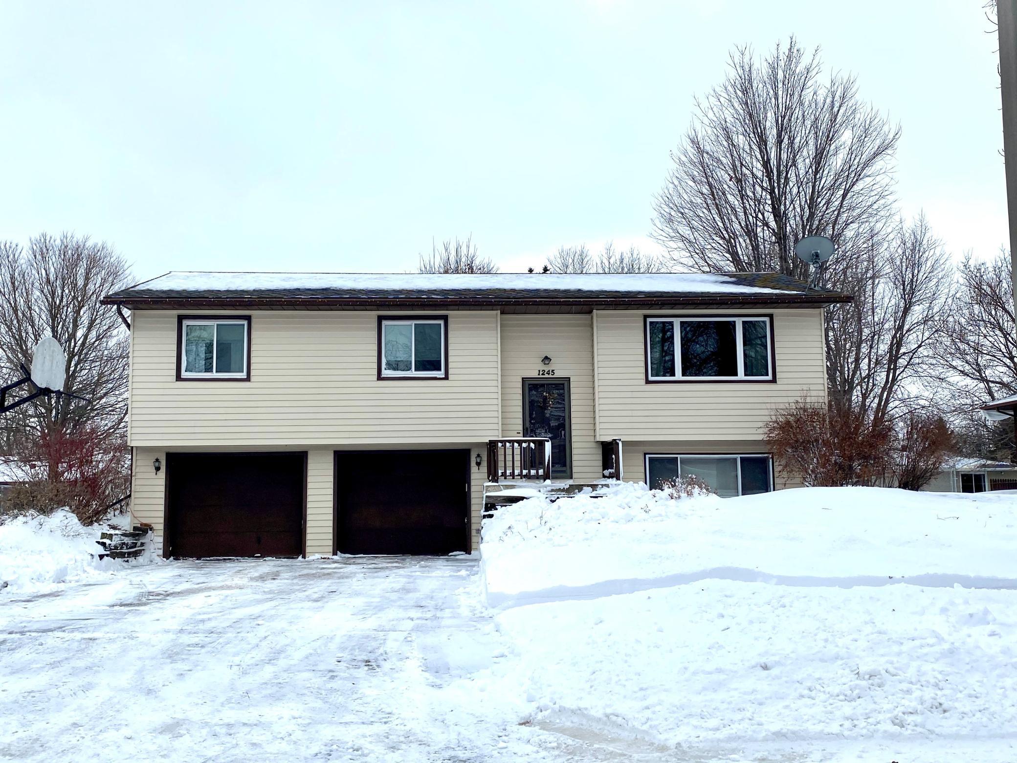 1245 Miles Drive, Worthington, MN 56187 MLS 5702272 Edina Realty