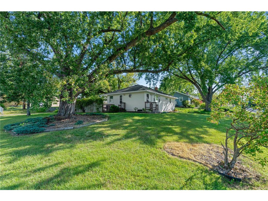 1247 Lealand Road E Maplewood MN 55109 6778748 image1