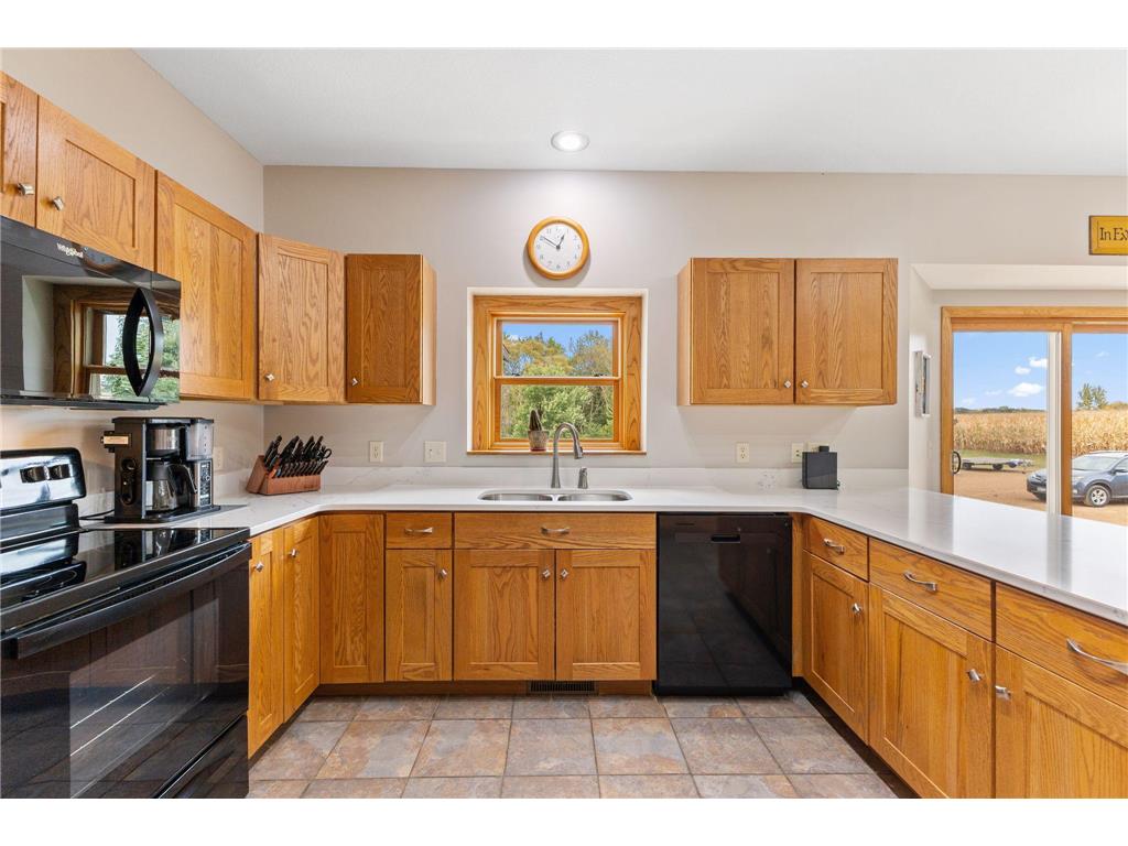 12470 W 270th Street Belle Plaine MN 56011 6733003 image12