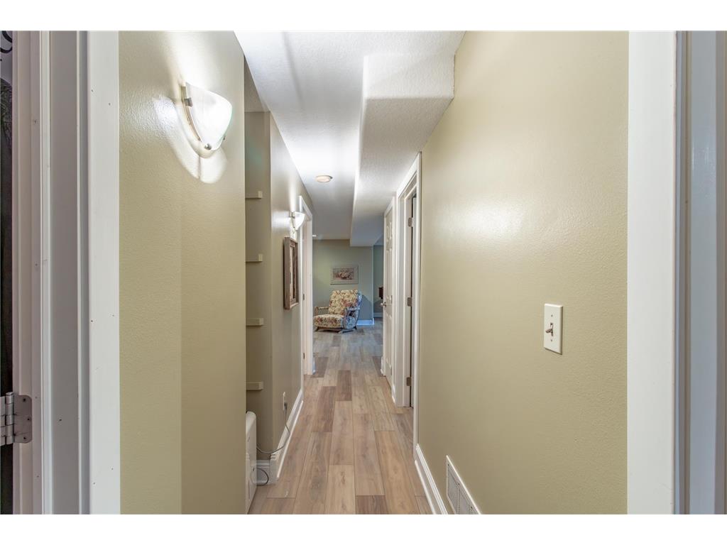 12480 212th Avenue NE New London MN 56273 7105626 image105