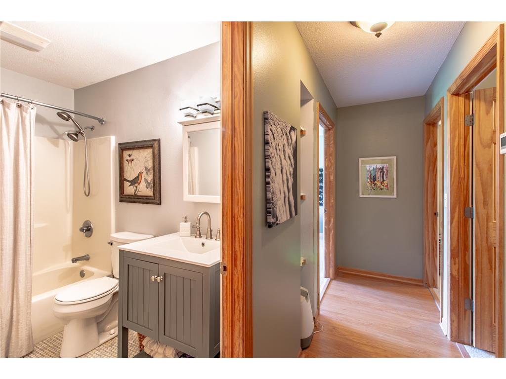 12480 212th Avenue NE New London MN 56273 7105626 image70