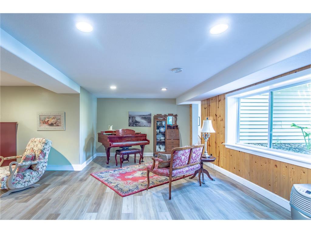 12480 212th Avenue NE New London MN 56273 7105626 image94