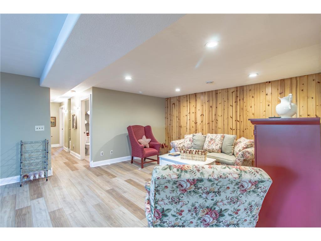 12480 212th Avenue NE New London MN 56273 7105626 image97