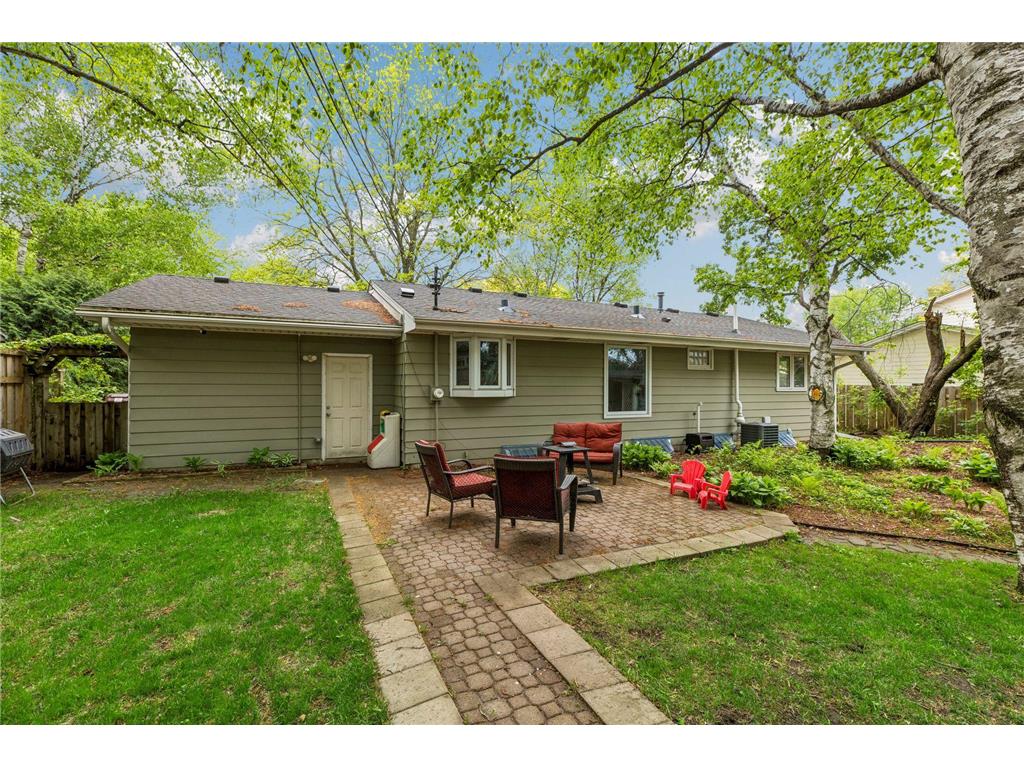 1249 Pinewood Court Woodbury MN 55125 7044237 image24