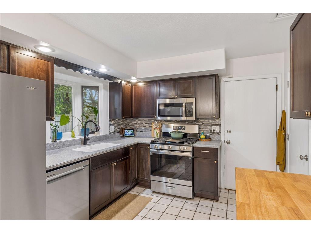 1249 Pinewood Court Woodbury MN 55125 7044237 image8
