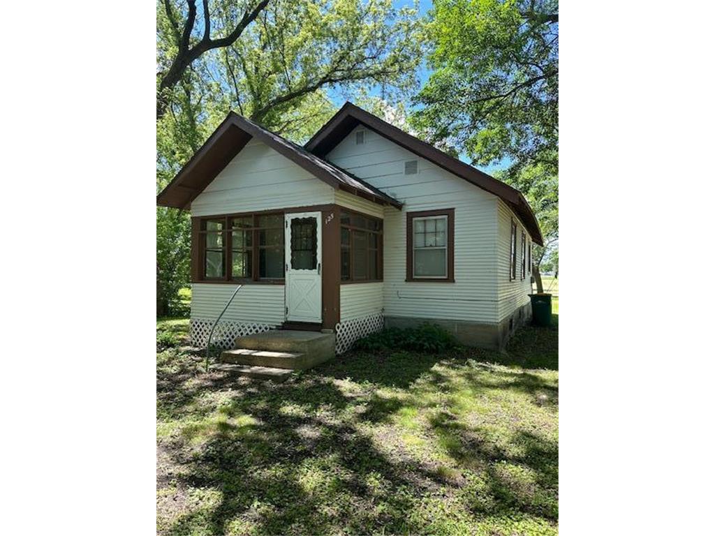 125 5th Street Clinton MN 56225 6557586 image1