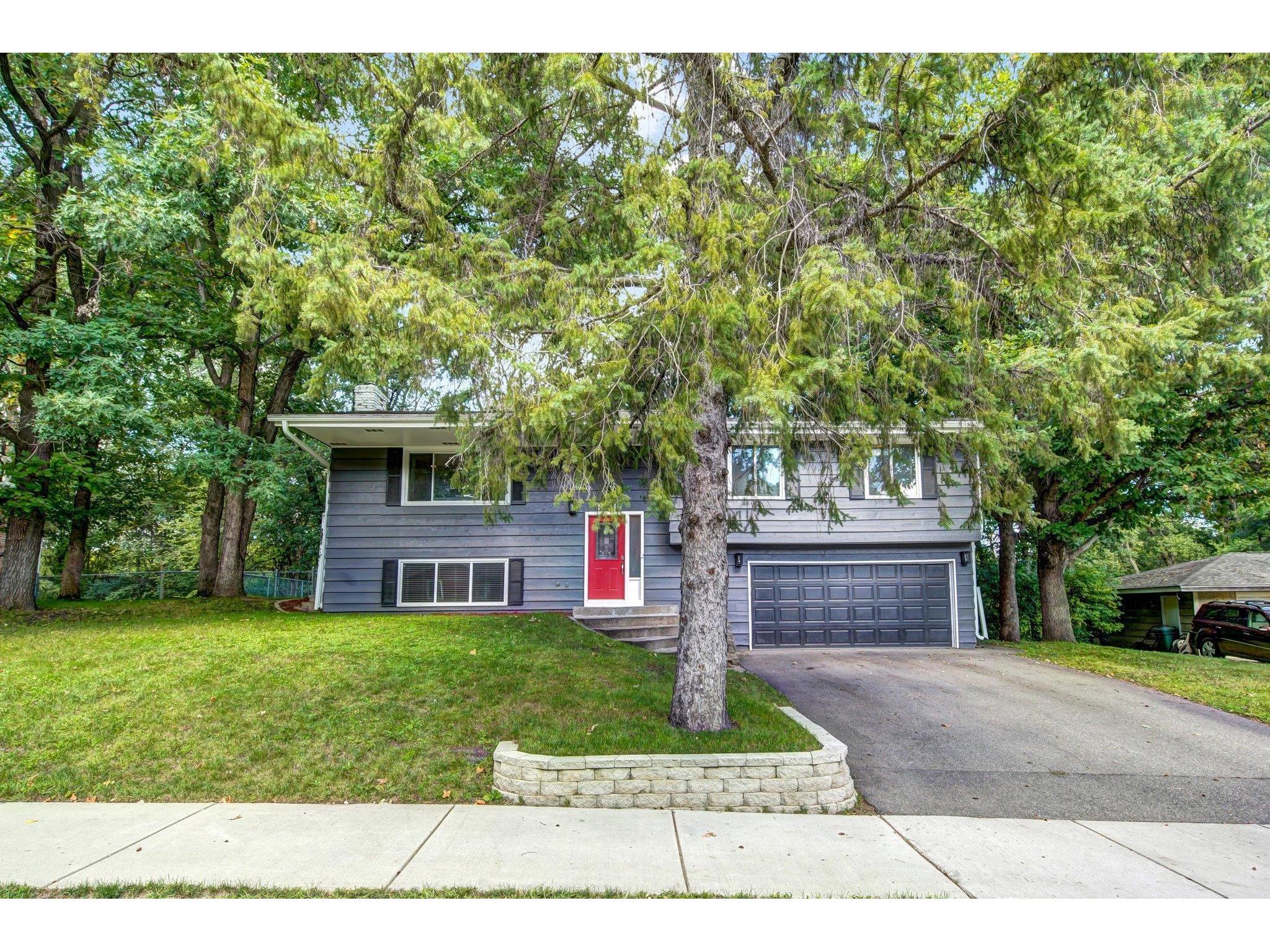 125 Chaparral Drive Apple Valley MN 55124 6095541 image1