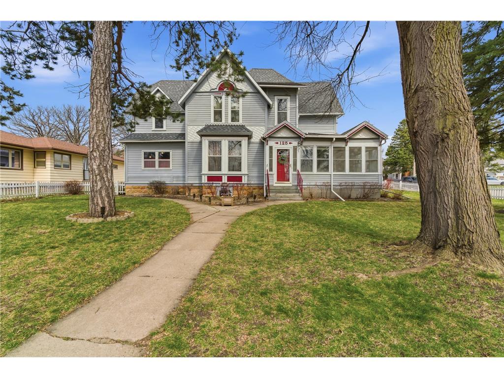 125 E 2nd Street Blue Earth MN 56013 7051481 image1
