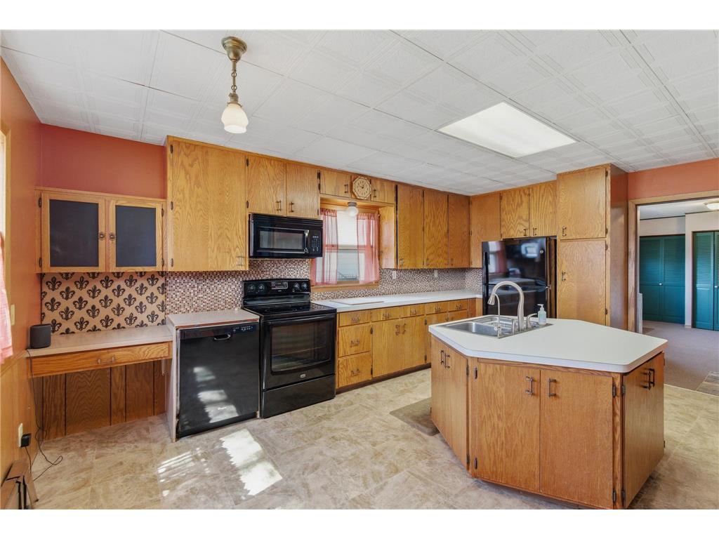125 E 2nd Street Blue Earth MN 56013 7051481 image10