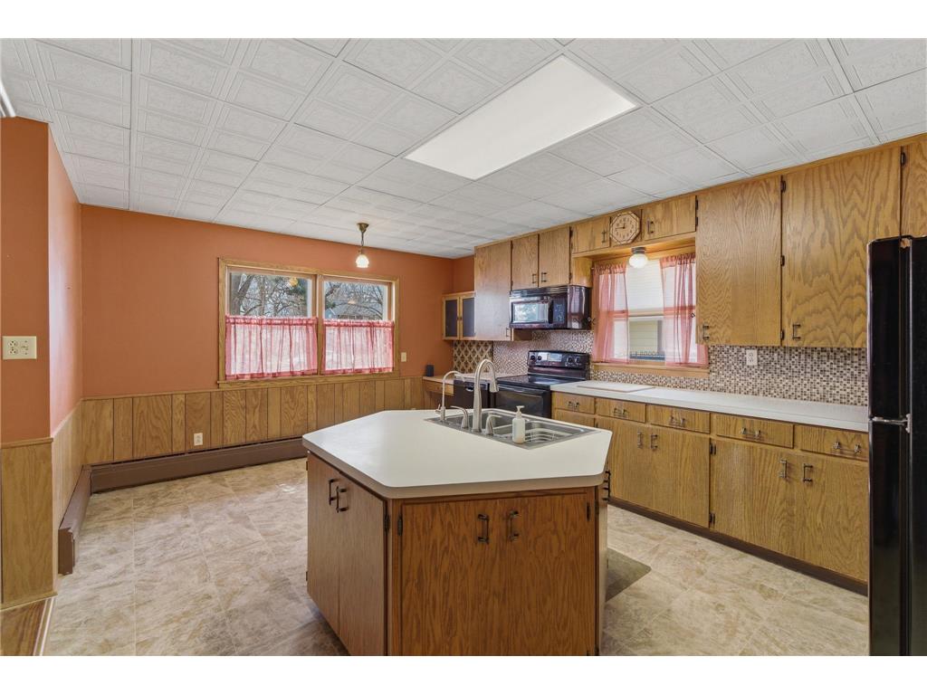125 E 2nd Street Blue Earth MN 56013 7051481 image11