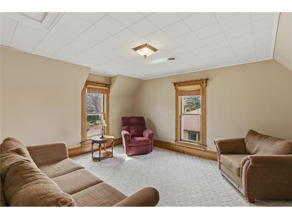 125 E 2nd Street Blue Earth MN 56013 7051481 image16