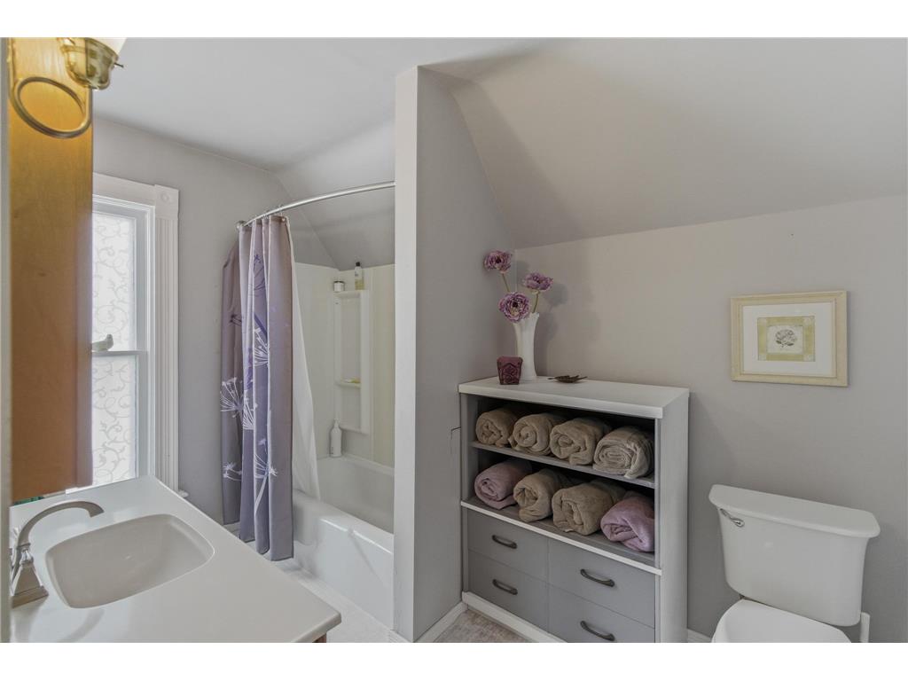 125 E 2nd Street Blue Earth MN 56013 7051481 image19
