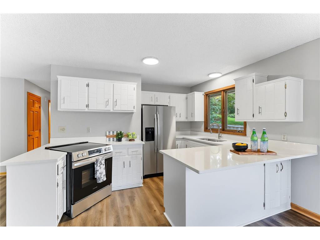 125 E Lake Street Waconia MN 55387 6787007 image1