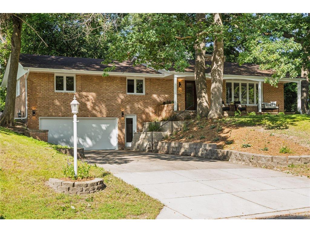 125 Hampshire Avenue N Golden Valley MN 55427 6796926 image1