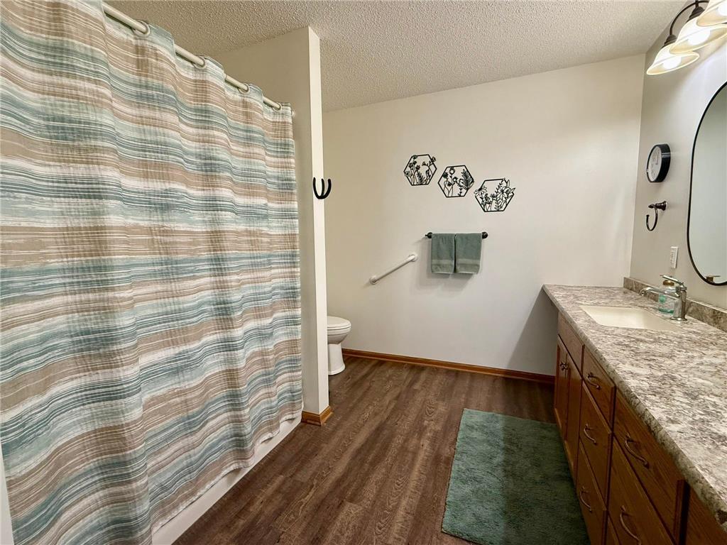 125 Meadow Lane New London MN 56273 7000737 image24