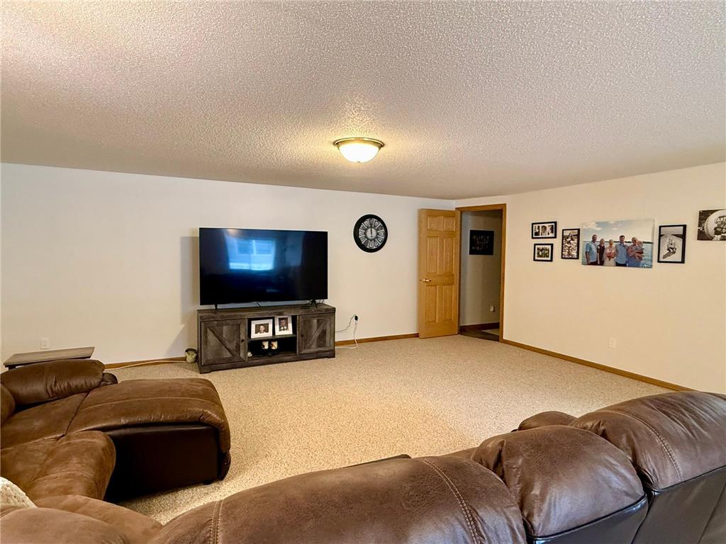 125 Meadow Lane New London MN 56273 7000737 image32