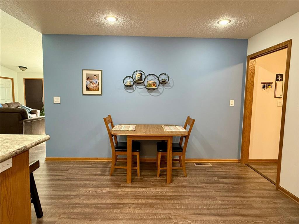 125 Meadow Lane New London MN 56273 7000737 image9