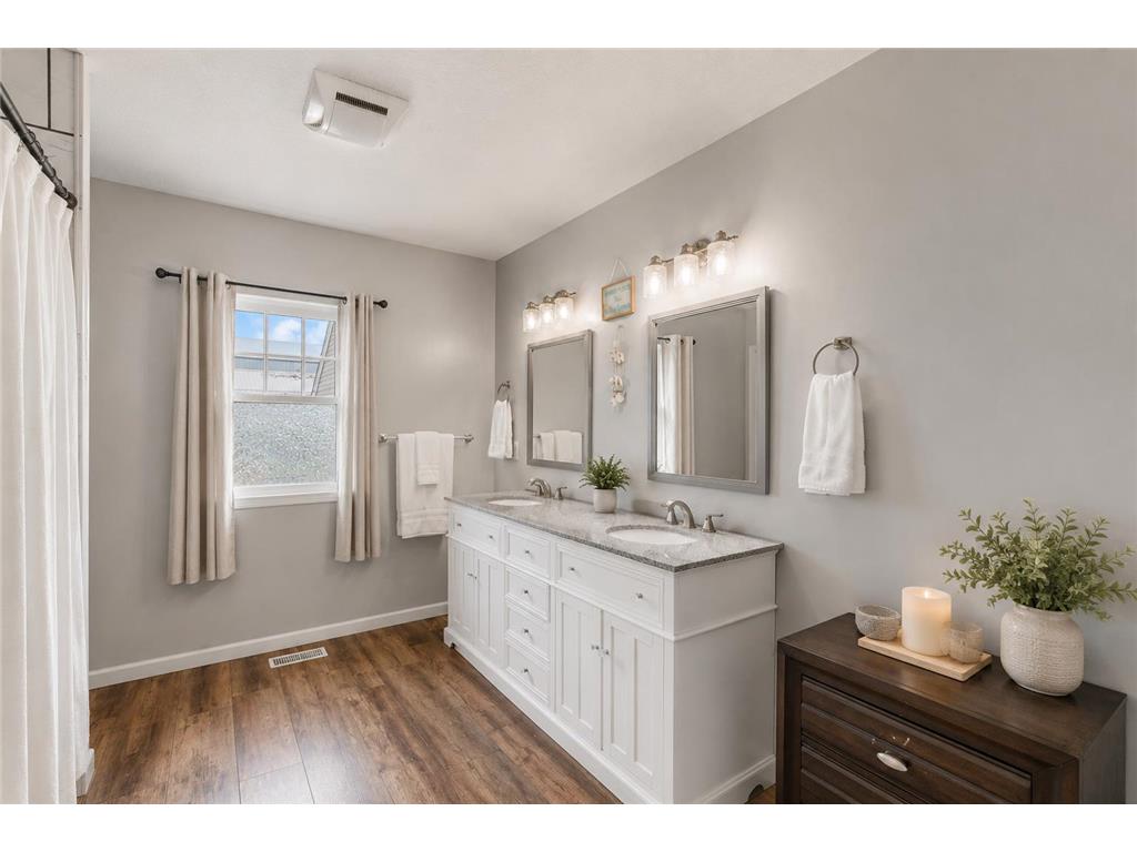 125 W Church Street Belle Plaine MN 56011 7084162 image9