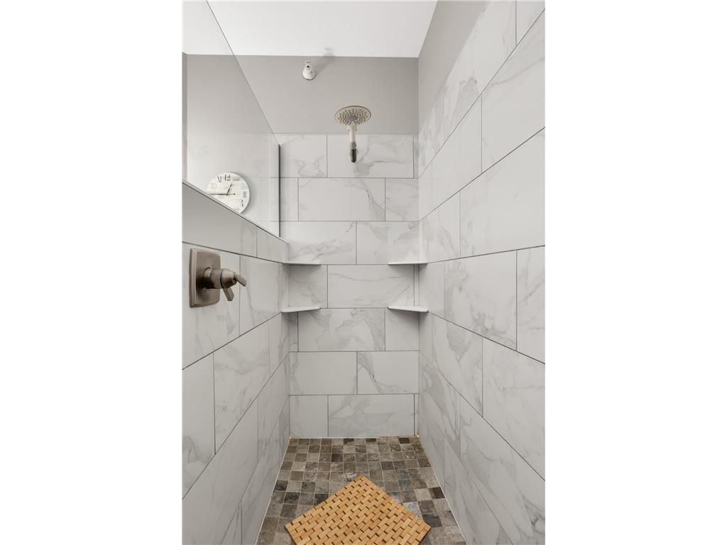 12501 Nicollet Avenue #401 Burnsville MN 55337 7032018 image19