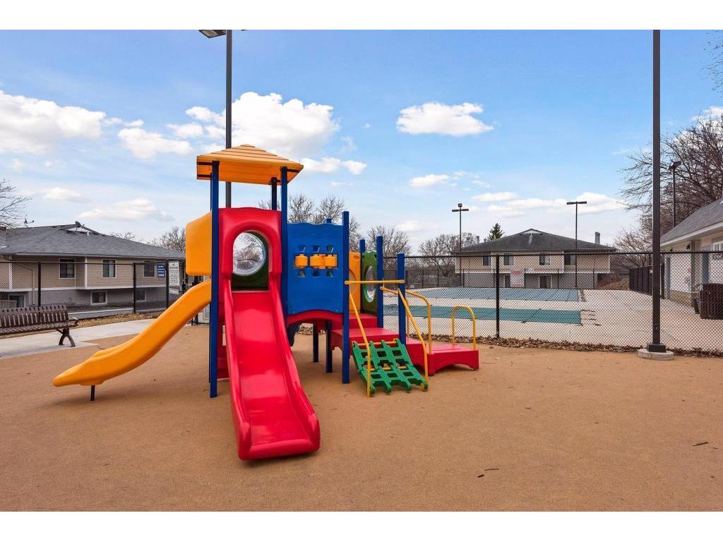 1252 Trailwood S Hopkins MN 55343 6763043 image19