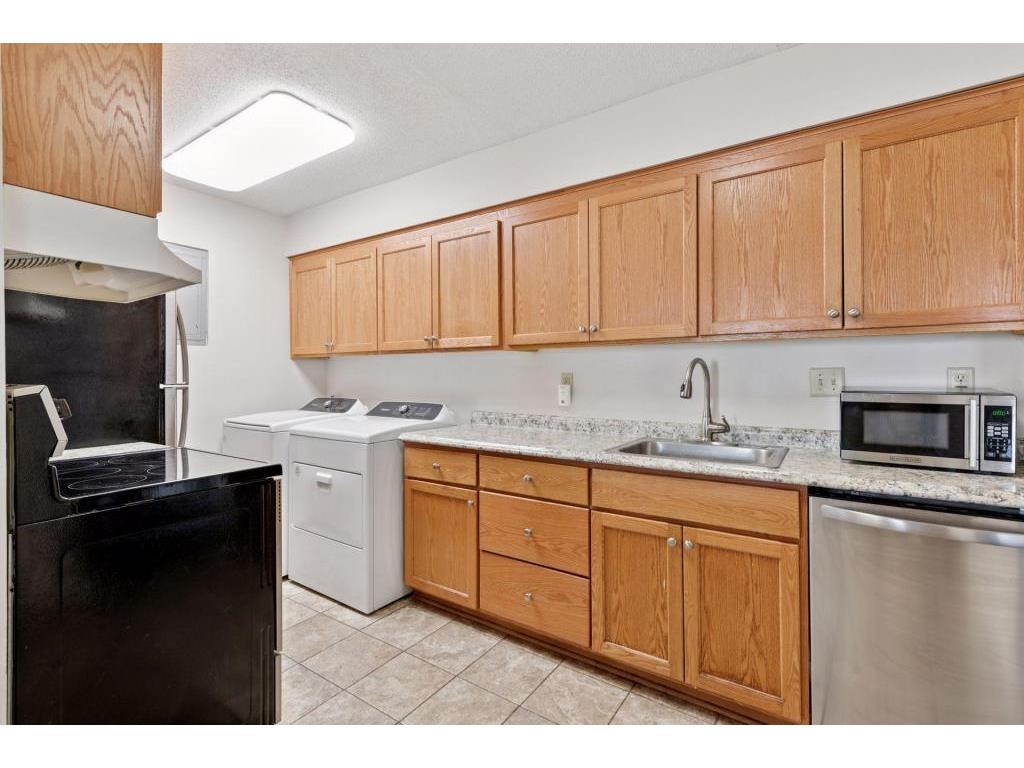 1252 Trailwood S Hopkins MN 55343 6763043 image7