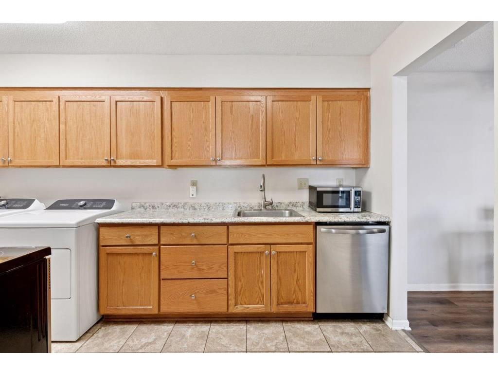 1252 Trailwood S Hopkins MN 55343 6763043 image8