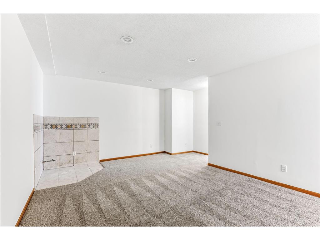 12525 Pinehurst Drive Burnsville MN 55337 7025476 image34