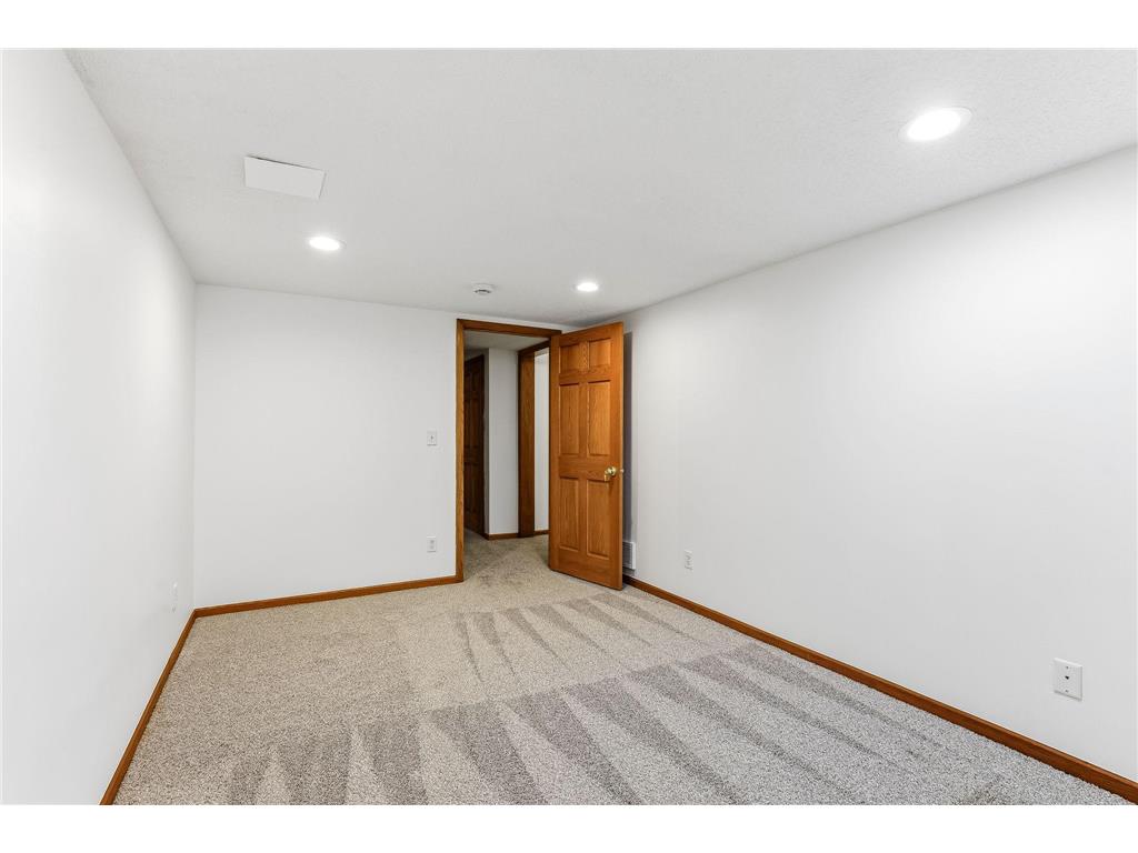 12525 Pinehurst Drive Burnsville MN 55337 7025476 image37