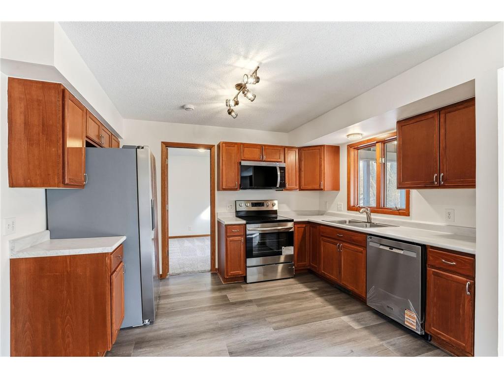 12525 Pinehurst Drive Burnsville MN 55337 7025476 image9