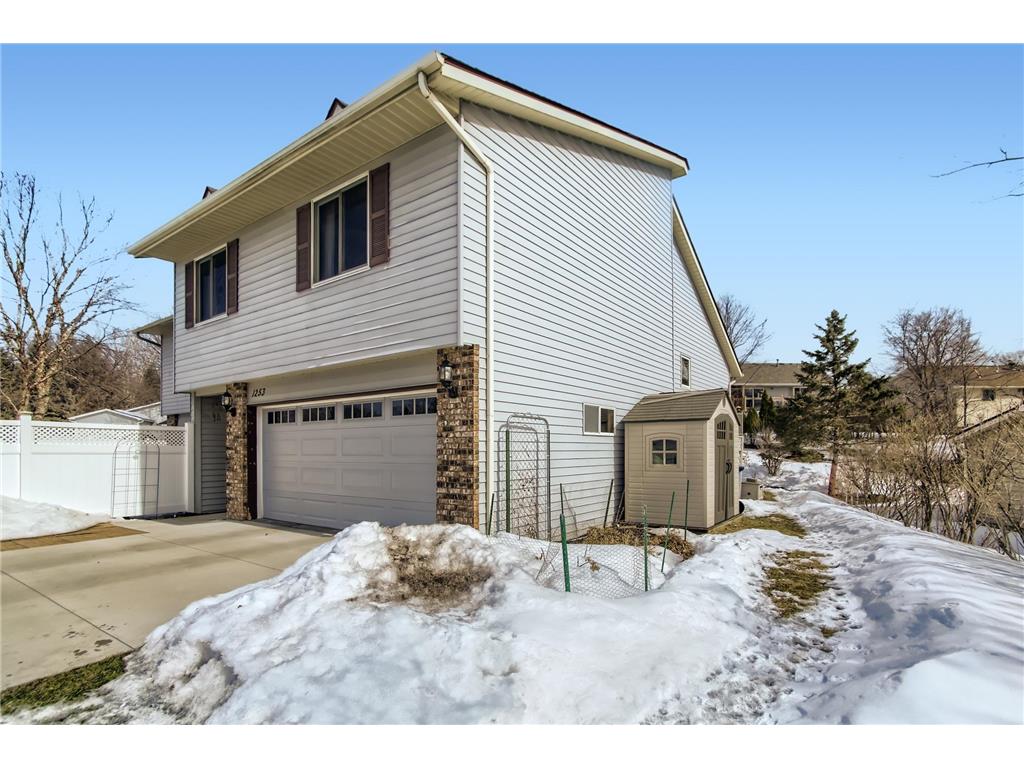 1253 Edgehill Court Maplewood MN 55109 6341398 image1